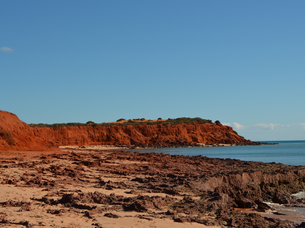 Prachtige kleuren van de kliffen op de punt van het nationaal park, aan Shark Bay.