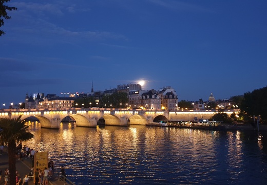 Lichtjes van Parijs.